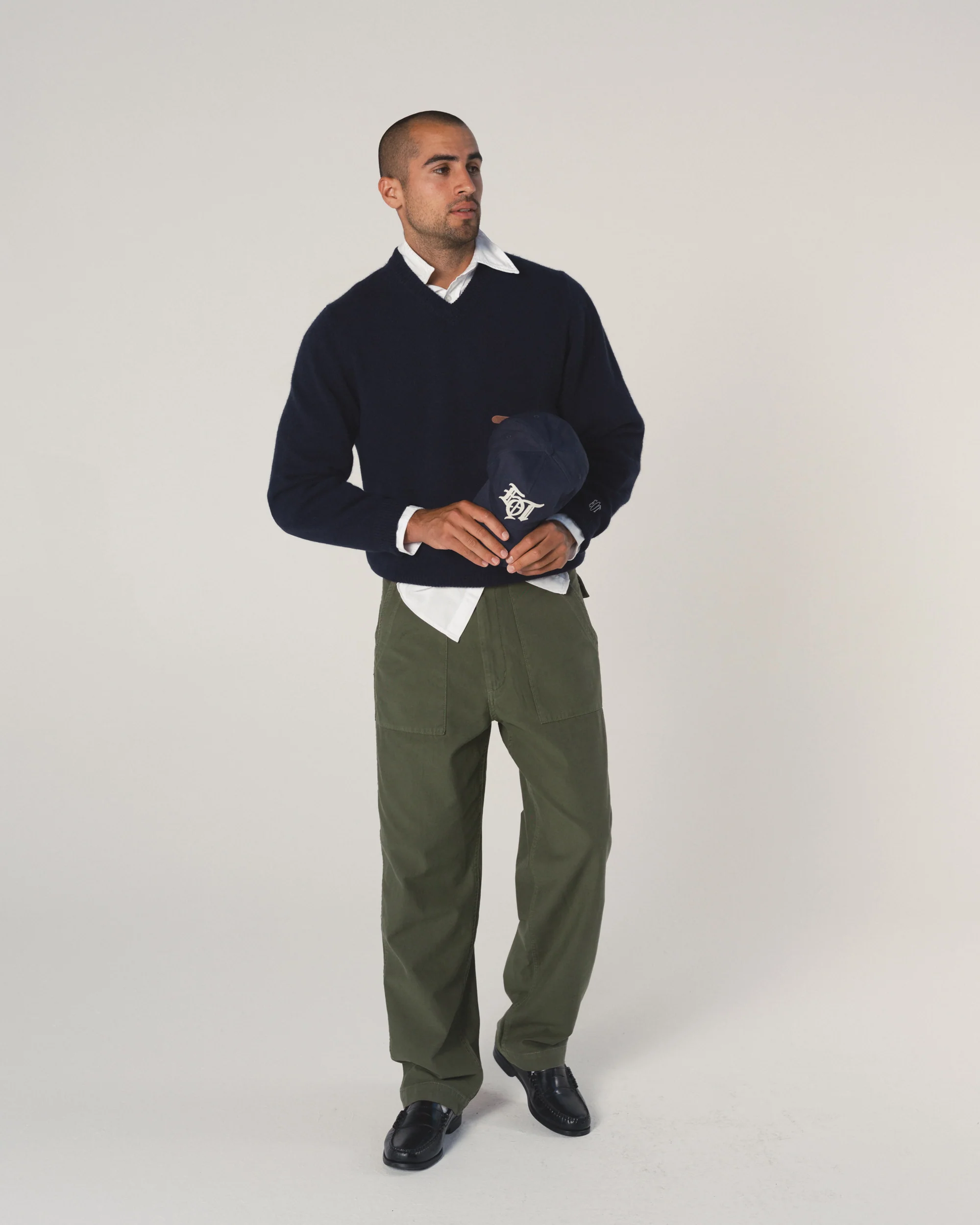 Cashmere V-Neck Knit - Image 19